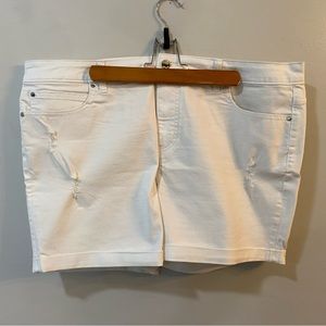 Jennifer Lopez white distressed shirt, size 16W